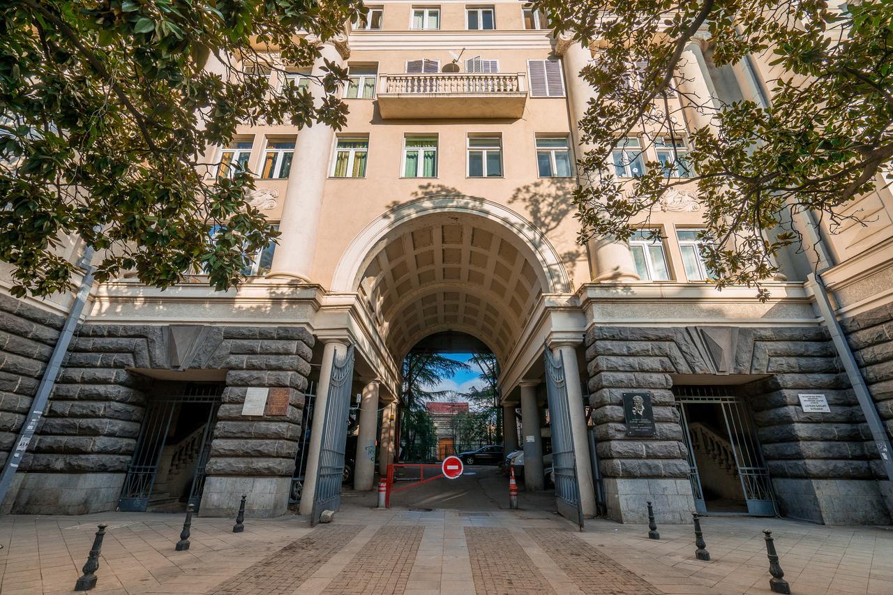 Luxury Apartments On Central Avenue Тбілісі Екстер'єр фото