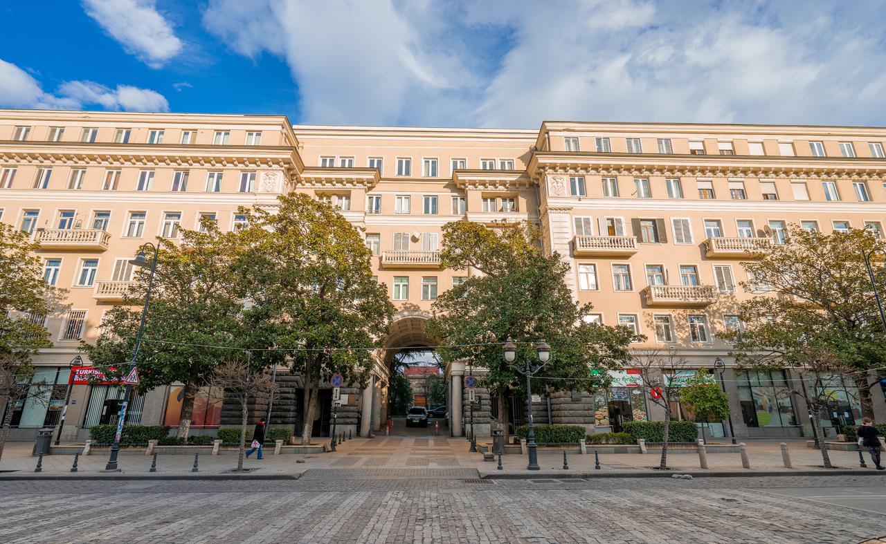 Luxury Apartments On Central Avenue Тбілісі Екстер'єр фото